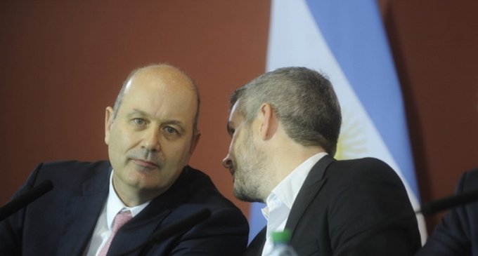 Una novela de ajustadores