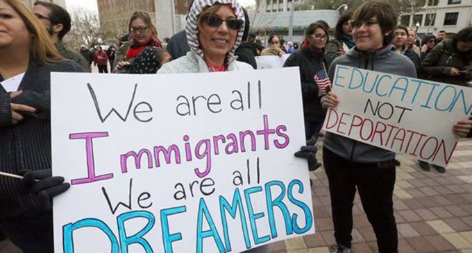 Revés para Trump: la Corte frena la deportación de “dreamers”
