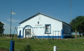 Vidal ordenó el cierre de 39 escuelas rurales