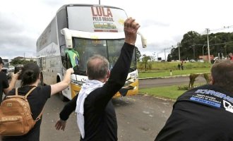 Atacaron a tiros la caravana de Lula da Silva
