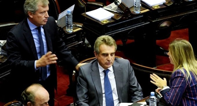 Cambiemos logró mayoría para remplazar el Mega DNU y abandonó la sesión en Diputados