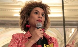 Acribillan a concejala brasileña en Río de Janeiro