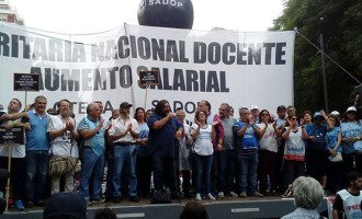 Se hace sentir en todo el país el paro docente por aumento salarial