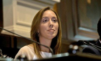 Sin aumento ni aguinaldo, Vidal ordenó jubilar de oficio a tres mil docentes