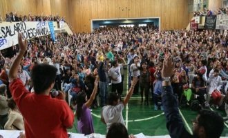 Docentes neuquinos continuarán una huelga que lleva más de tres semanas