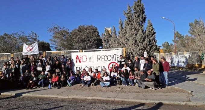 Temor por despidos tras la visita de Modernización al Cenpat