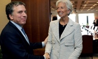 Comenzaron las negociaciones entre Dujovne y Lagarde sin números claros