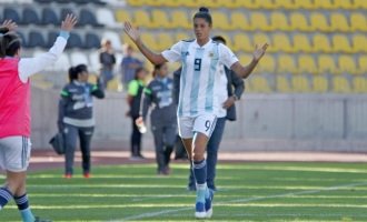 Jugadora de la selección de fútbol femenino: “Peleamos hasta por la ropa”