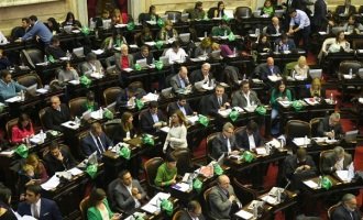 Media sanción para el aborto legal
