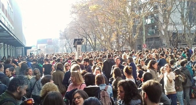 Después de la toma: CONICET aceptó pagar paritarias a los becarios