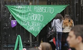 De la escuela a las calles, la nueva generación de feministas