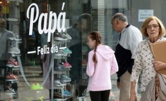 Menos regalos para los papás: cayó el consumo por tercer año consecutivo