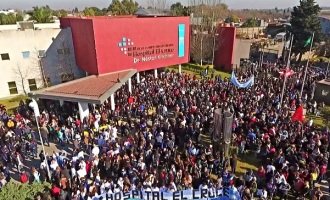 Realizan abrazo al Hospital El Cruce contra el ajuste