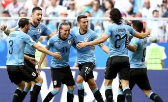 Uruguay ganó bien y se quedó con el primer puesto de su grupo