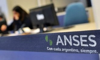 Macri decretó el recorte de hasta el 53% en asignaciones familiares