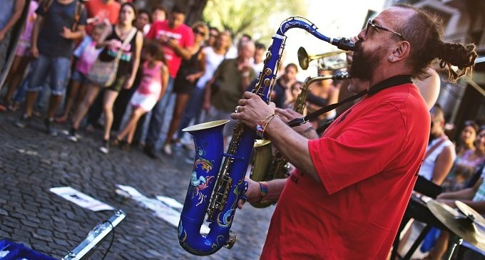Proyecto de Rodríguez Larreta pretende penalizar a quienes hagan música en las calle