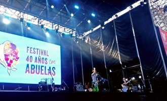 La policía realizó detenciones en un festival por las Abuelas de Plaza de Mayo