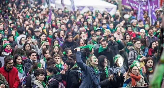 La marea verde llegó para quedarse: será ley