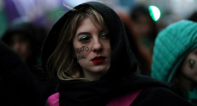 Aborto y Código Penal: entre “la vida por nacer” y la autonomía de la persona gestante
