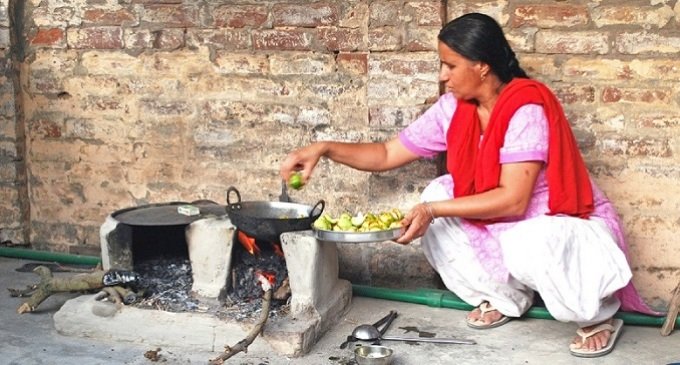 India medirá el trabajo no pago de las mujeres en los hogares
