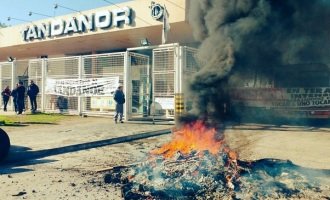 Reprimieron a trabajadores de Tandanor que protestaban por despidos