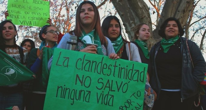 El Senado no salvó a nadie: murió otra mujer a causa de un aborto clandestino