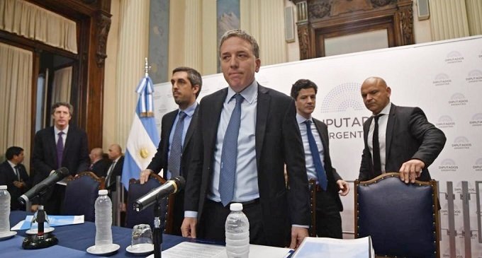 Dujovne: “Esperamos que los salarios reales se recuperen este año”