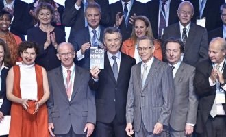 Mientras espera al FMI, Macri inauguró el T20