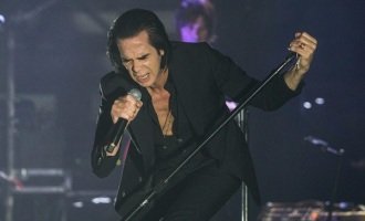 Nick Cave deslumbró con cercana oscuridad