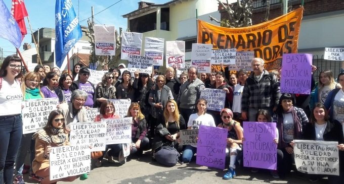 Berazategui: exigieron la liberación de la mujer que mató a su violador