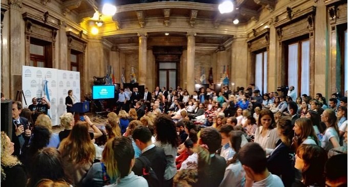 Homenajearon a senadores que votaron en contra del aborto legal