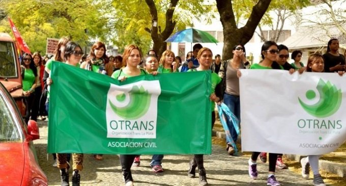 Policía de La Plata atacó a mujer trans: “Te voy a plantar drogas, puto del orto”