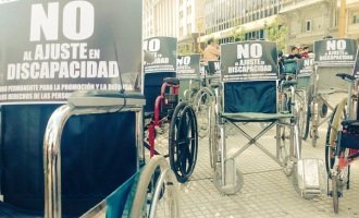 “Marcha de las sillas vacías” contra el recorte en discapacidad