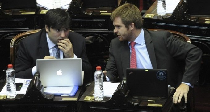 A la medida de Clarín: Cambiemos y el justicialismo aprobaron la desregulación de Papel Prensa