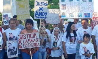 Esteban Echeverría: una multitud recordó a los fallecidos tras incendio en una comisaría clausurada