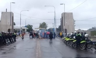 Tucumán: reprimen a obreros que reclamaban dinero adeudado por el Ingenio San Juan