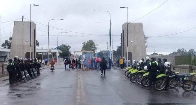 Tucumán: reprimen a obreros que reclamaban dinero adeudado por el Ingenio San Juan