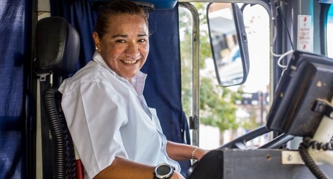 Las mujeres podrán inscribirse en un registro para conducir colectivos