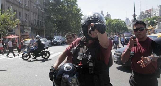 Retratos de la crisis: la foto, la berenjena y la guerra contra el periodismo
