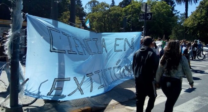 La Plata: movilización de trabajadores del CONICET contra el ajuste en Ciencia