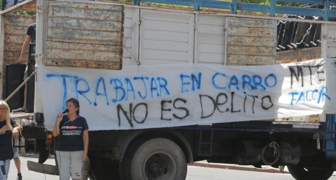 La Plata: crece la persecución a cartoneros de la CTEP por parte del intendente Garro