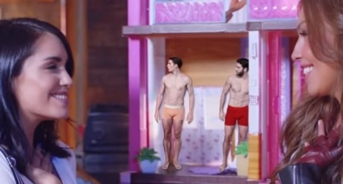 Lindo, pero bruto: reírse de un Barbie Boy