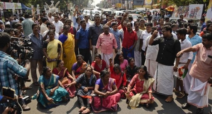 India: un templo prohibido para mujeres reabre sus puertas