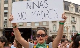 Movilizaron a la Casa de Tucumán para que se garantice el derecho a la salud de la nena violada