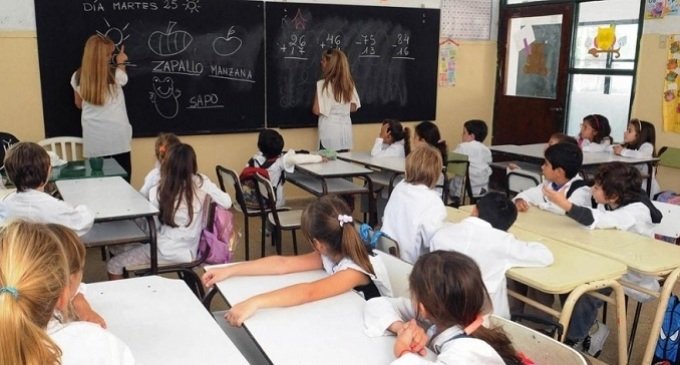 Con los chicos en las aulas continúa el reclamo de los gremios docentes