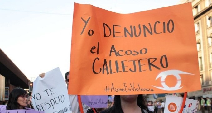 El Congreso transformó en delito penal el acoso callejero