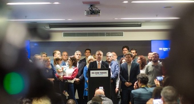 Solá: “La prioridad del próximo gobierno tiene que ser defender el trabajo argentino”