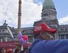 Realizaron otro “verdurazo” frente al Congreso para visibilizar la crisis de la agricultura familiar