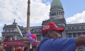 Realizaron otro “verdurazo” frente al Congreso para visibilizar la crisis de la agricultura familiar
