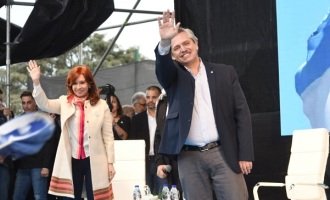Cristina da un paso al costado y dos adelante